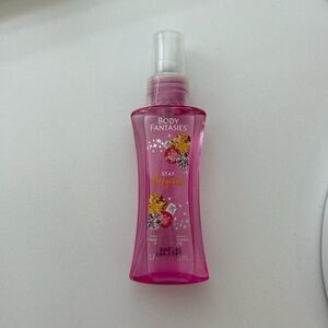 body fantasies Stay Gorgeous Pink Body Mist
